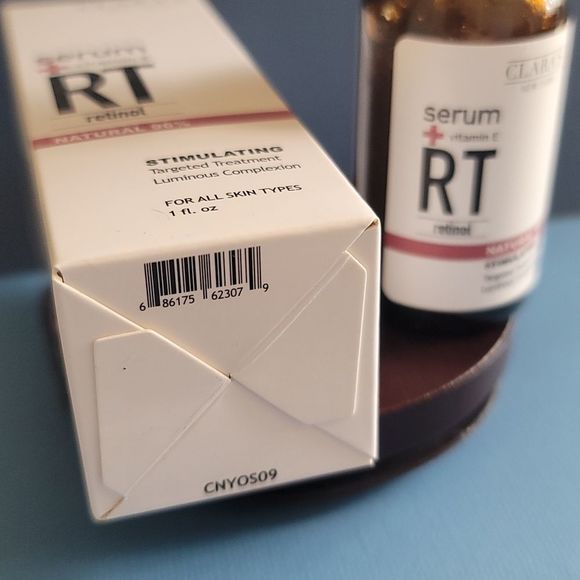 Clara's New York Retinol Serum - Picture 8 of 8